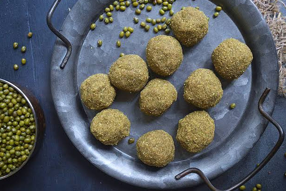 Healthy green moong laddu recipe without sugar or jaggery