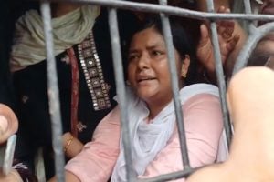 বামেদের ‘জেল ভরো’ কর্মসূচিতে উত্তপ্ত আসানসোল! ব্যারিকেড ভেঙে ধস্তাধস্তি, গ্রেপ্তার মীনাক্ষী