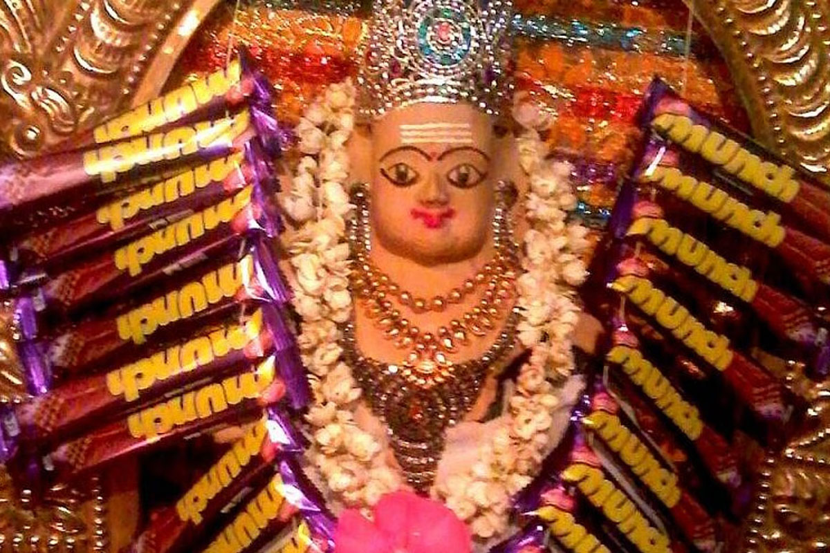 প্রসাদে দেওয়া হয় চকোলেট! ভক্তদের প্রিয় এই কার্তিক মন্দিরের মাহাত্ম্য কী?