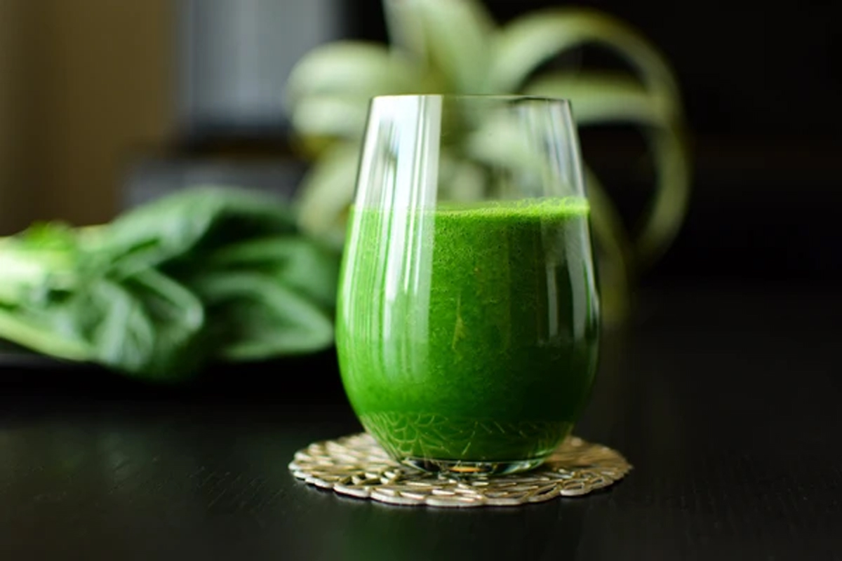 Discover Nargis Fakhri's easy homemade green juice recipe