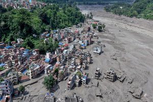 নেপালের প্রভাব বাংলায়! ফরাক্কায় বাড়ছে গঙ্গার জলস্তর, বাসিন্দাদের সরাতে মাইকিং প্রশাসনের