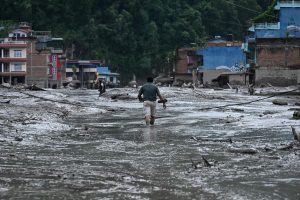 প্রকৃতির ভারসাম্য রক্ষা করতে না পারলে কী হবে, শিক্ষা দিয়ে গেল নেপালের বিপর্যয়
