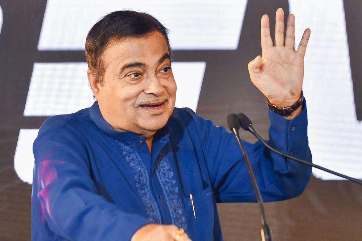 ১৩৫ কেজি থেকে কমে ৮৯! শত ব্যস্ততাতেও কীভাবে ঝরল মেদ? রহস্য ফাঁস গড়করির