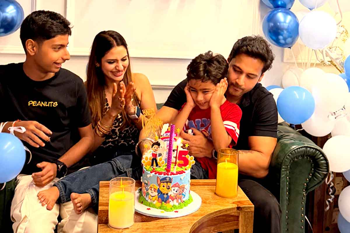 যশরতের ‘হ্যাপি ফ্যামিলি’, সৎ ছেলেকে পাশে নিয়েই ঈশানের জন্মদিন পালন নুসরতের