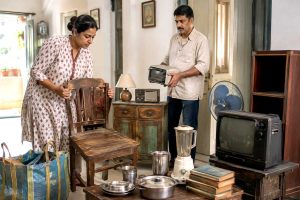 খরচ বাঁচাতে পুরনো জিনিসপত্র ঘরে তুলছেন? বাস্তুশাস্ত্র মেনে সতর্ক না হলেই ঘনাবে বিপদ!