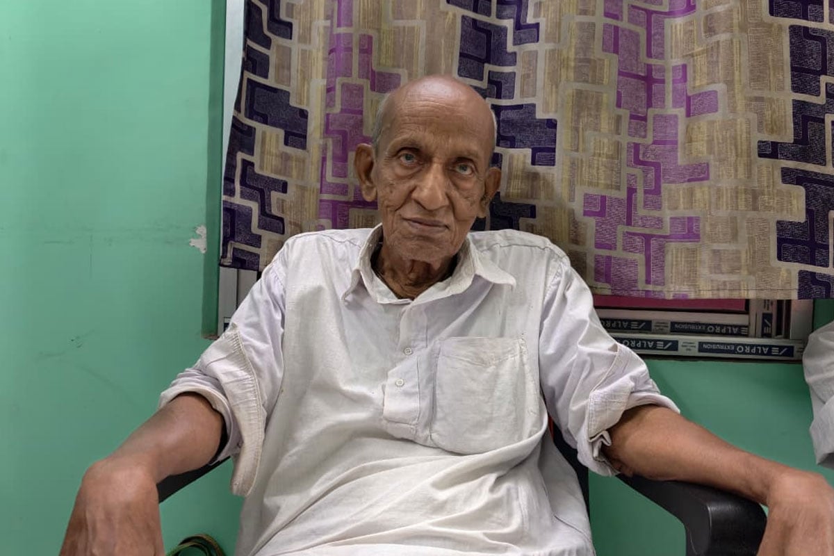 ১৯৫৫ সালে রাজনৈতিক জীবন শুরু! ৯৩ বছরেও রোজ পঞ্চায়েতে যান অনিলকুমার