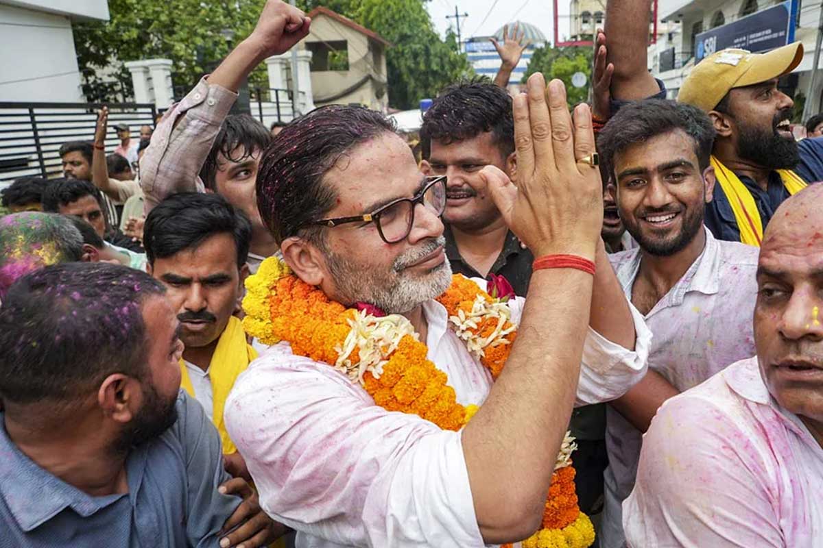 তিন দশকের গেরুয়া গড়ে ধস, ভরাডুবি সামলে কোন অঙ্কে ‘কামব্যাক’ প্রশান্ত কিশোরের?