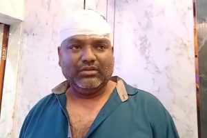 তোলা না দেওয়ায় প্রোমোটারকে বন্দুকের বাট দিয়ে মার! দল না দেখে কঠোর পদক্ষেপের নির্দেশ বিধায়কের