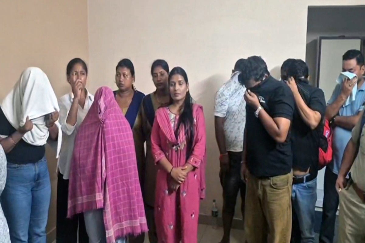 ফোনেই হত ‘ডিল’, রাত নামলেই পৌঁছে যেতেন মহিলারা! গরুমারার হোটেলে দেহব্যবসার চক্র ফাঁস