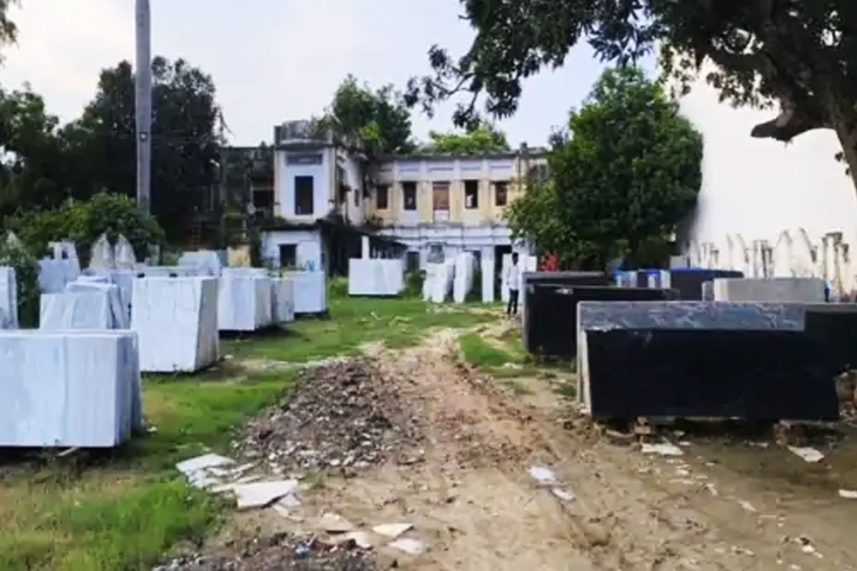 Rajpal Yadav's ancestral home faces auction over a ₹16 crore loan default
