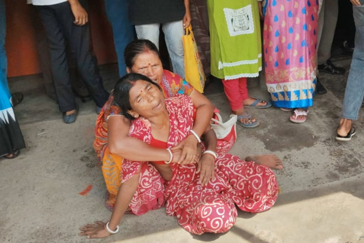 পেটে ব্যথা নিয়ে ডাক্তারের চেম্বারে, ভুল ইনজেকশনে মৃত্যু বালকের! মৃতদেহ রাস্তায় রেখে বিক্ষোভ