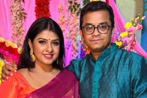 ‘৫-৬টা বিয়ে করার থেকে…’, ‘মুসাফির ক্যাফে’র তুলনা টেনে প্রাক্তন স্ত্রীকে ভালোবাসার পাঠ দিলেন সব্যসাচী