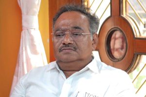 ‘অভিমুখ বদলাতে সময় লাগবে না’, দুর্নীতিতে বিজেপি কর্মীদের ‘ডিম থেরাপি’র সতর্কবার্তা শমীকের