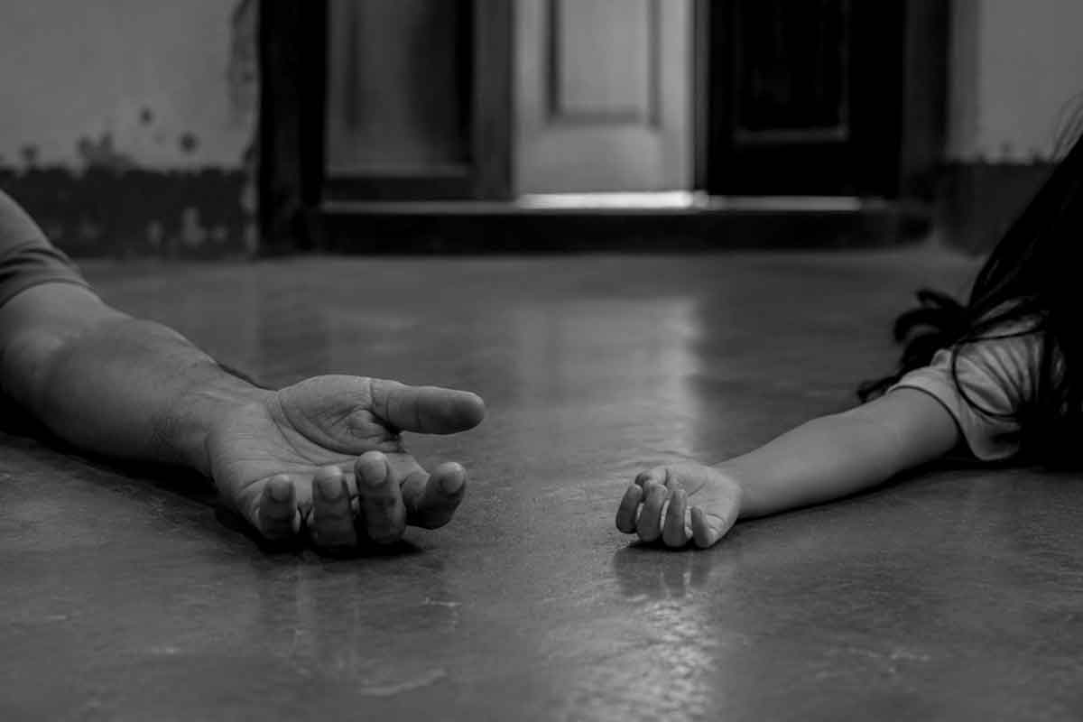 ঘরে ঝুলছে ব্যক্তি, পাশের বন্ধ ঘরে উদ্ধার ভাইঝির নিথর দেহ! হাড়হিম কাণ্ড কৃষ্ণগঞ্জে
