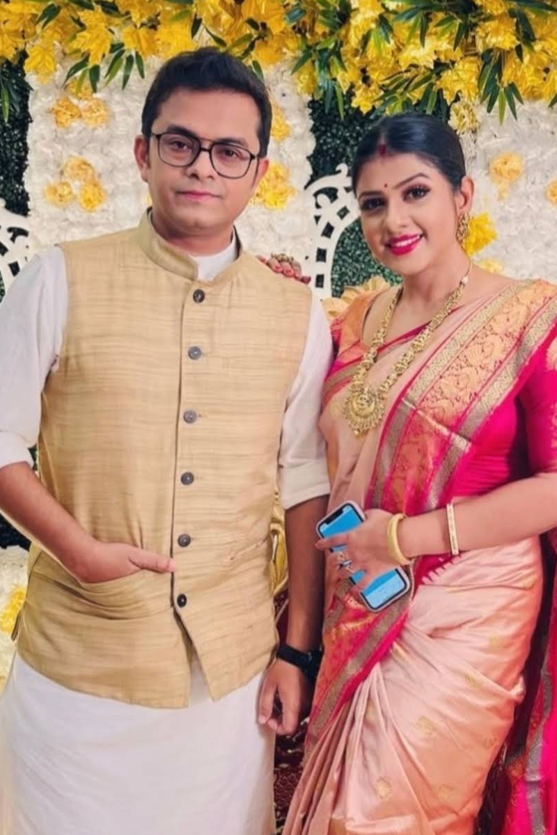 Sabyasachi Chakraborty shares his views on love after Musafir Cafe