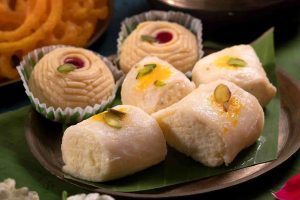রাখি-ভাইফোঁটায় ভাইয়ের মিষ্টিমুখ হবে তো? চিনির অগ্নিমূল্যে বাড়ছে চিন্তা, মহার্ঘ আর কী কী?