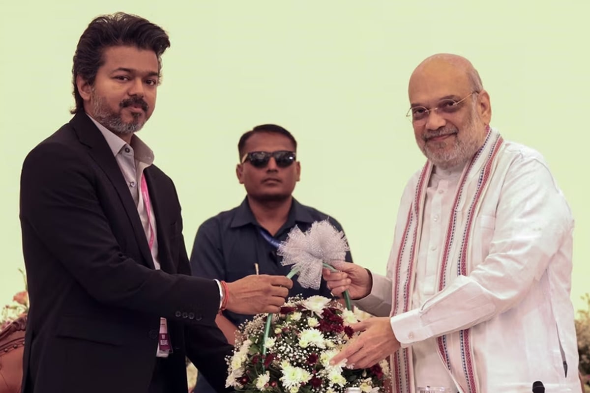 আসন পুনর্বিন্যাসে রাজি বিজয়! শাহী সাক্ষাতের পরই ইউ টার্ন? তামিলভূমে ‘গদ্দার’ কটাক্ষ মুখ্যমন্ত্রীকে