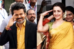 স্বাধীনতা দিবসের অনুষ্ঠানে মুখ্যমন্ত্রী বিজয়ের মা-বাবার সঙ্গে ‘প্রেমিকা’ তৃষা, বিচ্ছেদ গুঞ্জনকে কাঁচকলা!