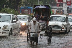 পিছু ছাড়ছে না দুর্যোগ, বঙ্গোপসাগরে নয়া নিম্নচাপ! লাল সতর্কতা জারি, ফের ভাসবে কলকাতা?
