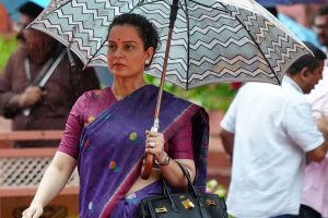 ‘অতিবামদের থেকে মেয়েকে বাঁচান’, মোদিকে কটূক্তি করা কিশোরীর অভিভাবককে সতর্কবার্তা কঙ্গনার