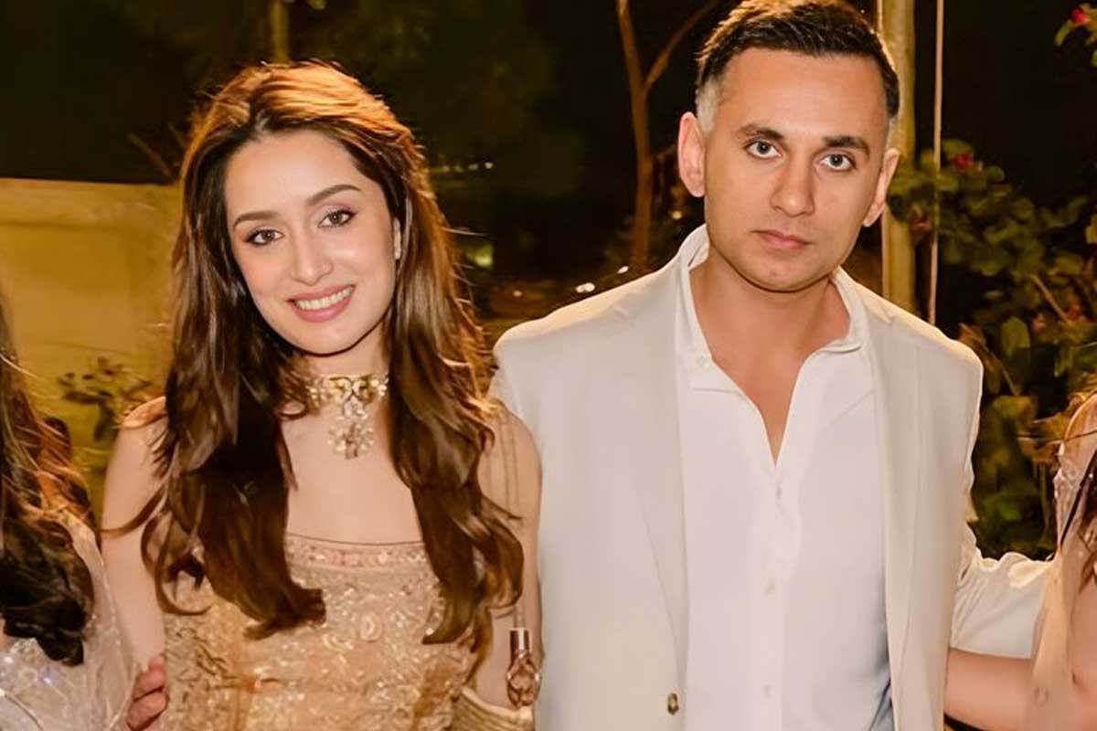 রাহুলের সঙ্গে বিদেশে ‘আশিকি’ শ্রদ্ধার, ছুটির মুডেই প্রেমচর্চায় সিলমোহর!