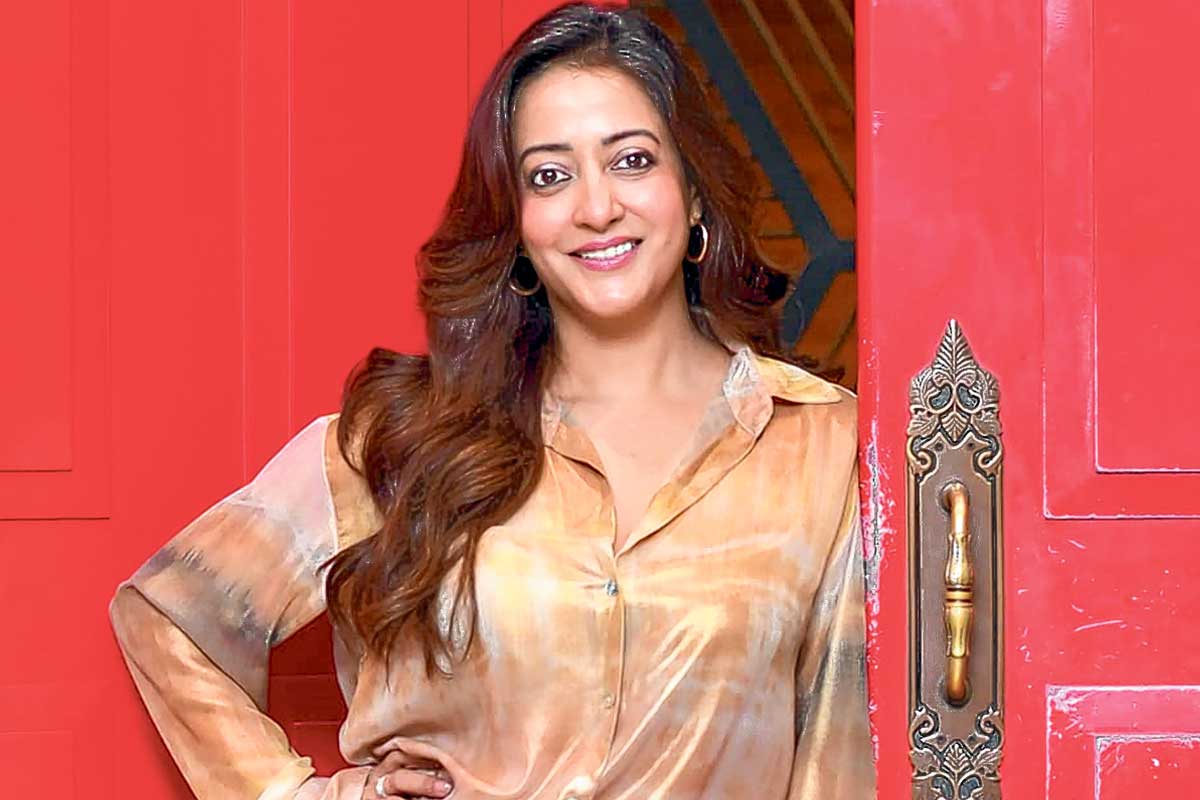 ‘মা একেনবাবুর ফ্যান, অনির্বাণদার জন্য চকোলেট-বিস্কুট পাঠায়,’ ছবি মুক্তির আগে আড্ডায় রাইমা