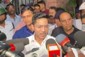 হাজিরা দিয়েও আস্ফালন! সাড়ে পাঁচ ঘণ্টা পর শেক্সপিয়র সরণি থানা থেকে বেরিয়ে কী বললেন অভিষেক?