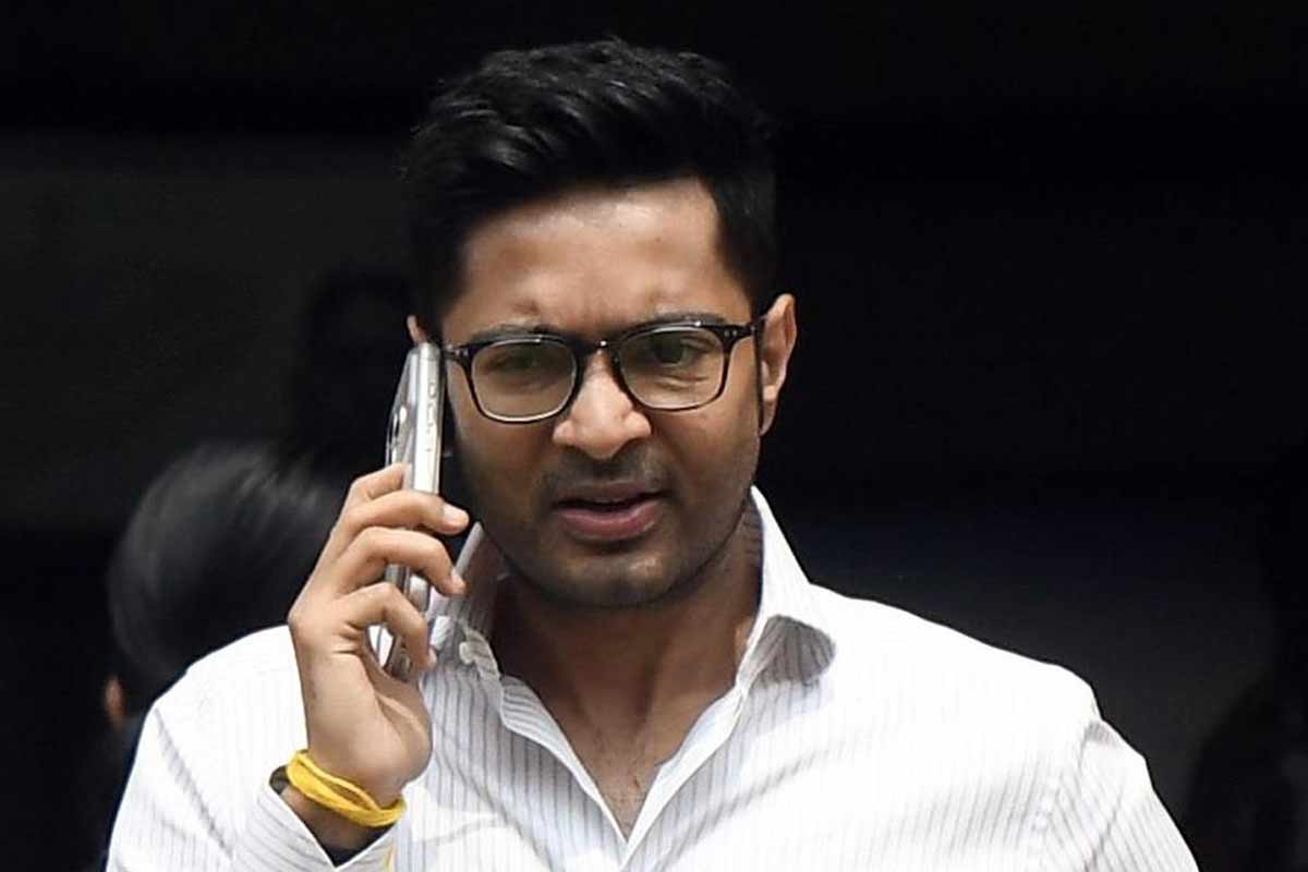ক্যামাক স্ট্রিটের অফিস খালি করতে ‘চাপ’ দমকলের, মাঝরাতেই বিদেশ পাড়ি অভিষেকের