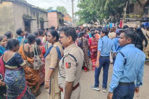 গেম শো’র অডিশনে বর্ধমানে ধুন্ধুমার, অসুস্থ বহু, মৃদু লাঠিচার্জ পুলিশের
