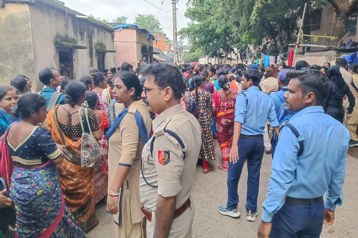 গেম শো’র অডিশনে বর্ধমানে ধুন্ধুমার, অসুস্থ বহু, মৃদু লাঠিচার্জ পুলিশের