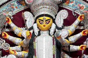 বাগবাজার সার্বজনীনের পুজো ঘিরেই অনিশ্চয়তা! জট কাটাতে জল গড়াল হাই কোর্টে