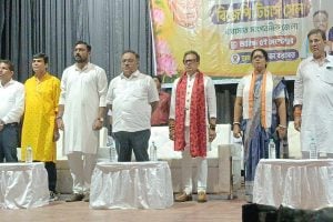 গেরুয়া হাতে নিলেই প্রার্থী হওয়া যাবে না! পুরভোটের আগে ‘নব্য’ বিজেপিকে সাফ বার্তা শমীকের