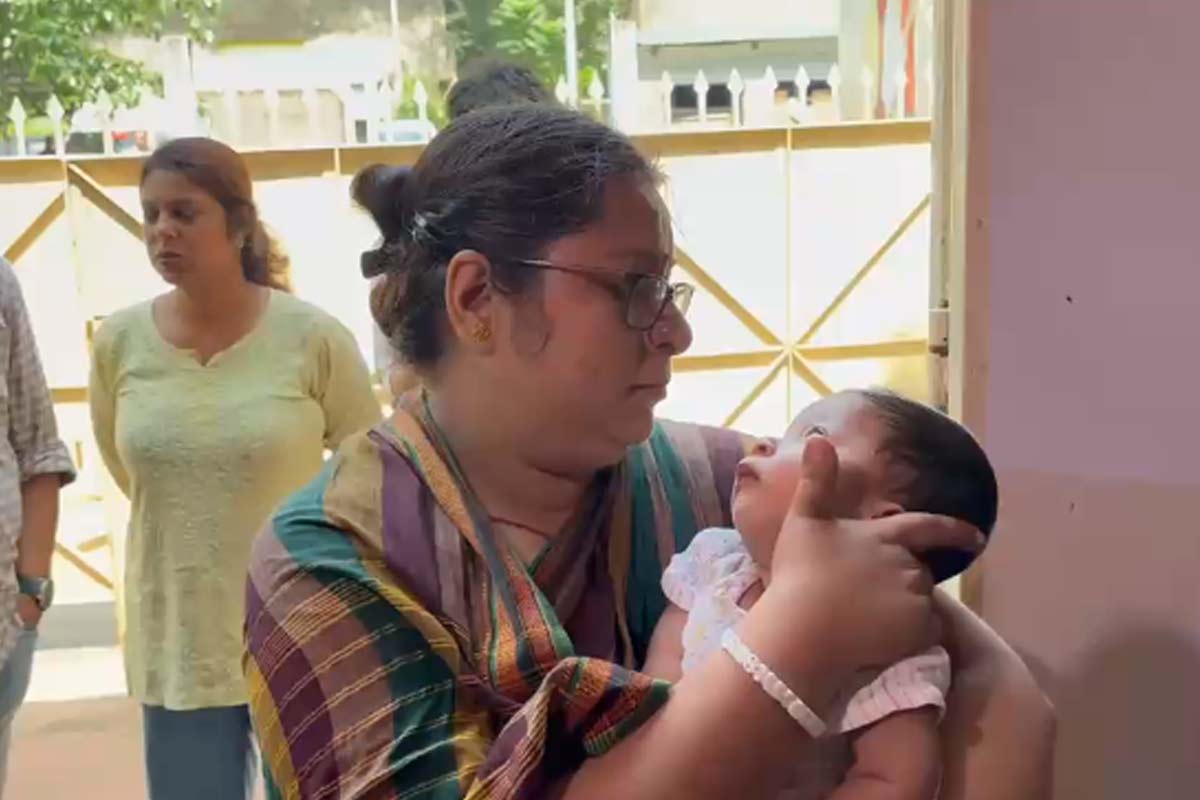 ৬ মাসের শিশুর প্রাণ বাঁচাতে প্রয়োজন ১৭ কোটি! জনতার দরবারে ‘ত্রাতা’ হয়ে আশ্বাস মুখ্যমন্ত্রী শুভেন্দুর  