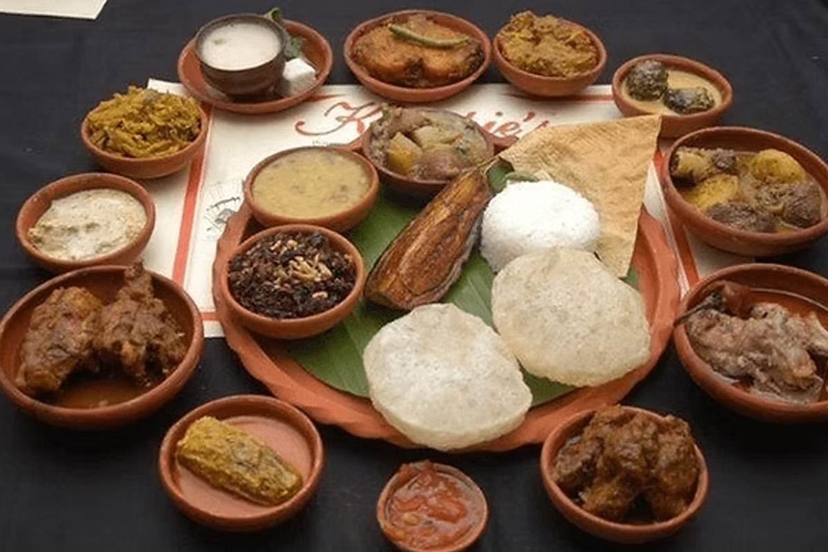 বহুত্বকে সংকুচিত করে ‘আমিষ বনাম নিরামিষ’-এর লড়াই আসলে বাংলার নিজস্ব ইতিহাসকেই অস্বীকার করা