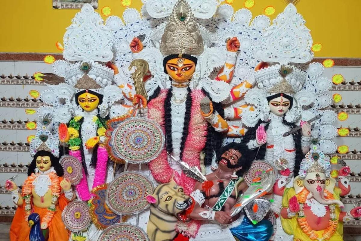 ব্রিটিশদের তাড়া খেয়ে উৎখাত গোটা গ্রাম, অটল একমাত্র কুলদেবী! ৩৫০ বছরের ইতিহাসের সাক্ষী দুর্গাপুরের এই পুজো