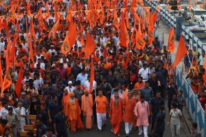 ‘গেরুয়ার সম্মানে’ রাজপথে বহু সন্ন্যাসী, যাদবপুরের মিছিলের নেতৃত্বে শুভেন্দু