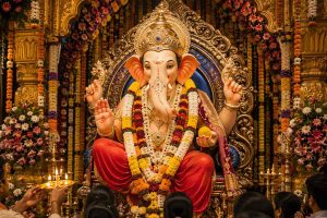 গণেশ পুজো করছেন? সিদ্ধিদাতার আরাধনায় এই নিয়মগুলি না মানলেই নয়