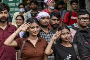 জেন জি-র মনের কথা শুনবেন মুখ্যমন্ত্রী, সমাজ-সংসারে ‘আড়াল’ আদৌ সরে কি?