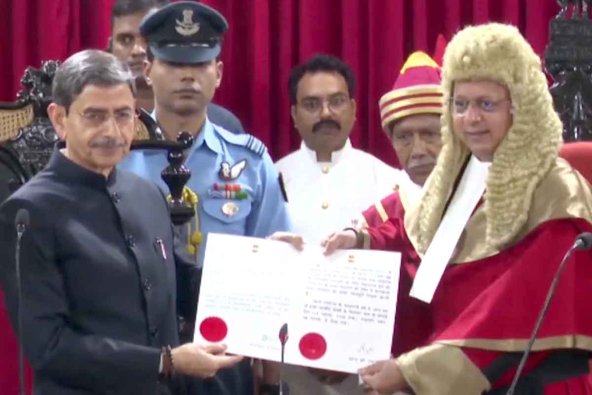 ৪৫ তম প্রধান বিচারপতি পেল কলকাতা হাই কোর্ট, রবীন্দ্র ভিঠালরাও ঘুগের শপথে রাজ্যপাল-মুখ্যমন্ত্রী