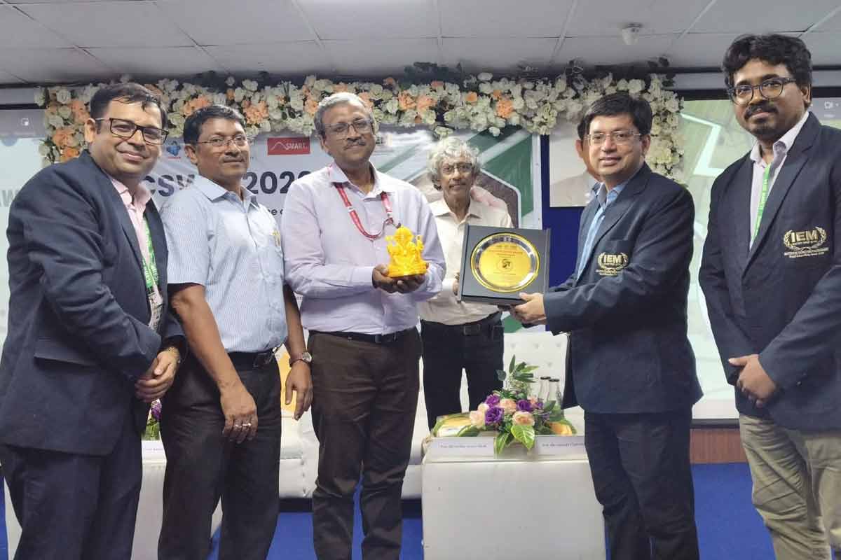 বর্জ্য গবেষণায় বিশ্বমানের স্বীকৃতি, আইইএমের সম্মাননা পেলেন দুই বিশিষ্ট গবেষক