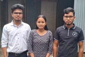 দিনমজুর বাবার পরিশ্রম সার্থক! ভাঙা ঘরে পড়াশোনা করেই রাজ্য পুলিশে চাকরি ৩ ভাইবোনের