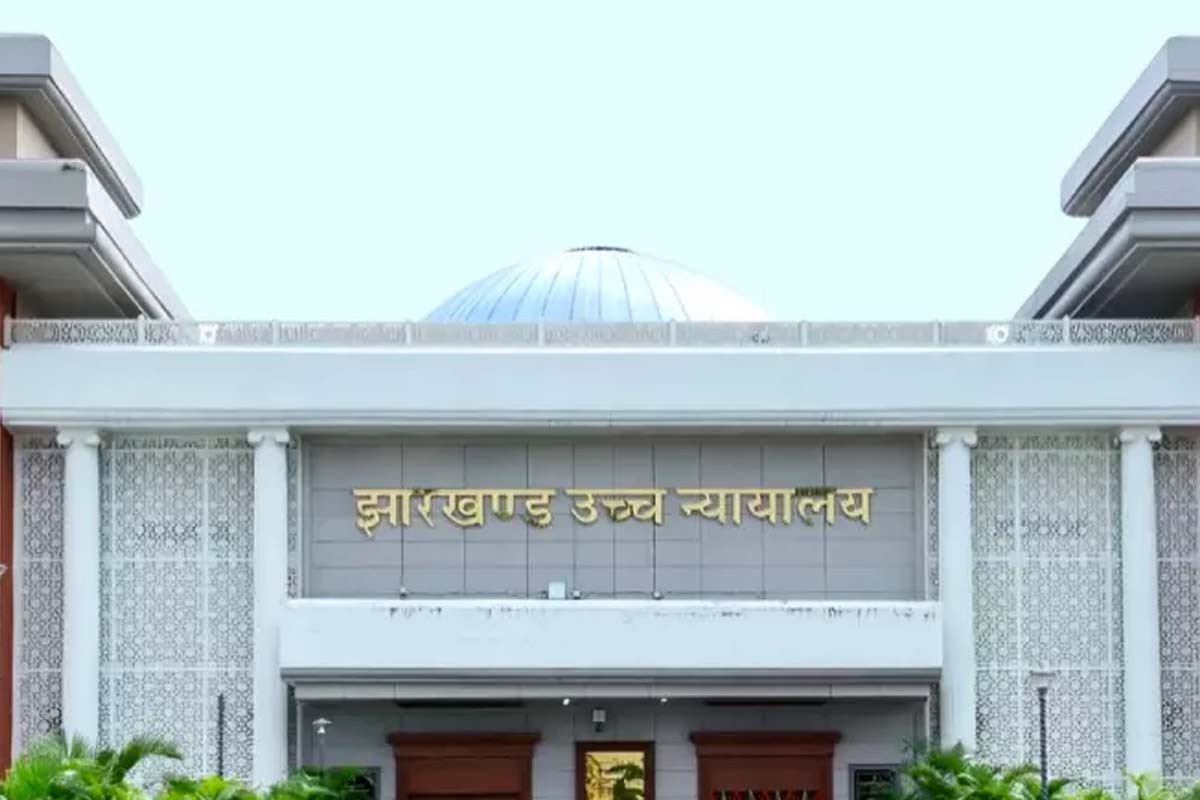 রাতে বাড়িতে ঢোকা, জোর করে পোশাক খুলে দেওয়া ধর্ষণের চেষ্টা নয়! রায় হাই কোর্টের