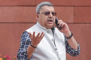 ‘জোড়াফুলেই লড়ব’, প্রতীক-যুদ্ধে ঋতব্রতর ‘বাপের সম্পত্তি’র পালটা মমতাপন্থী সাংসদ কল্যাণের