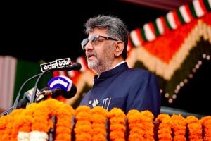 ‘পুরো বন্দে মাতরম নয়’, এবার কেন্দ্রের আদেশ উড়িয়ে সরকারি নির্দেশিকা কর্নাটকে