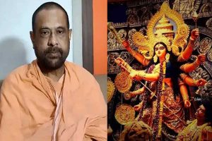 ‘সংযম দরকার’, আমিষ-নিরামিষ বিতর্কের মাঝে পুজো উদ্যোক্তাদের বার্তা কার্তিক মহারাজের
