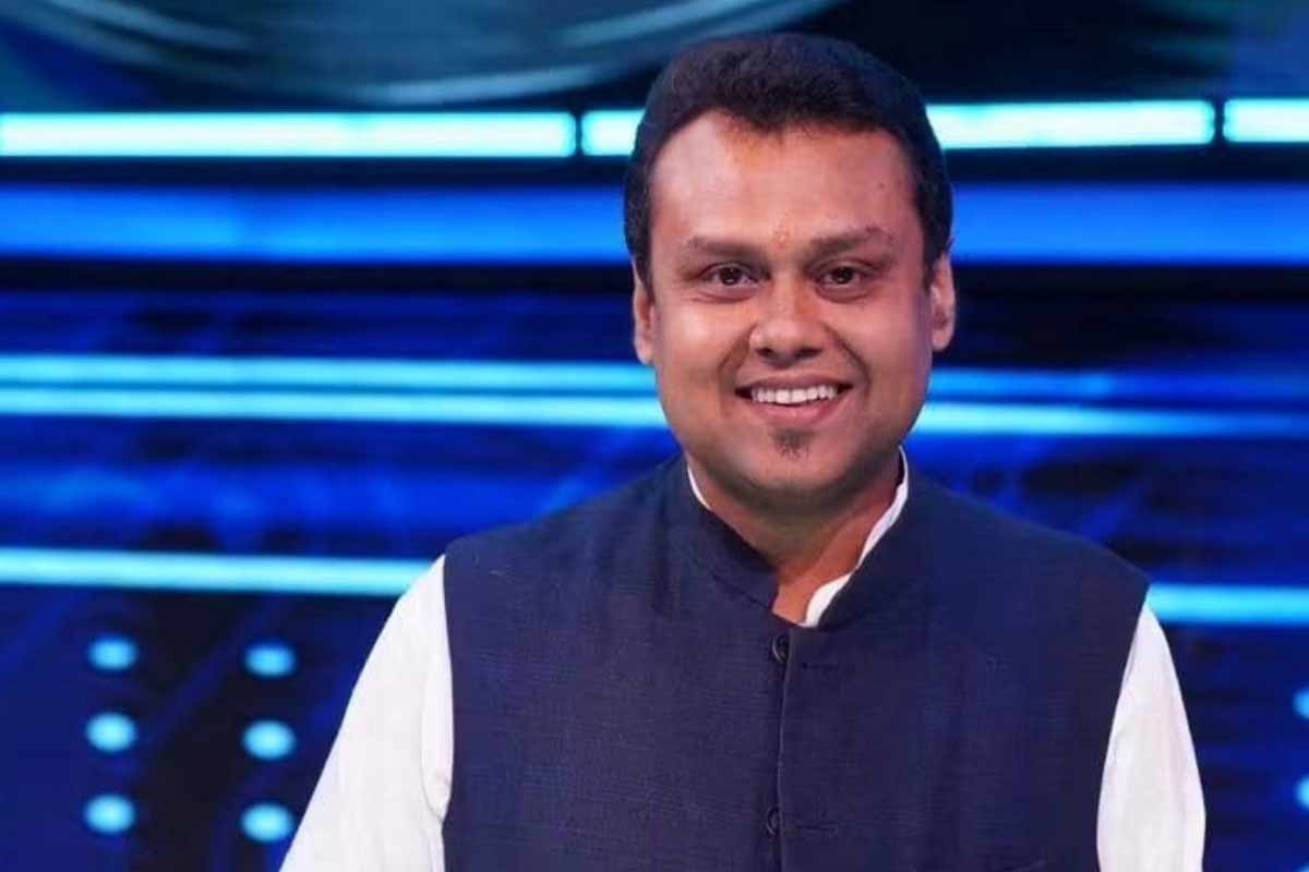গান নিয়ে তুমুল চর্চার মাঝে কৌস্তভ এবার অভিনেতা! মুচকি হেসে বললেন…