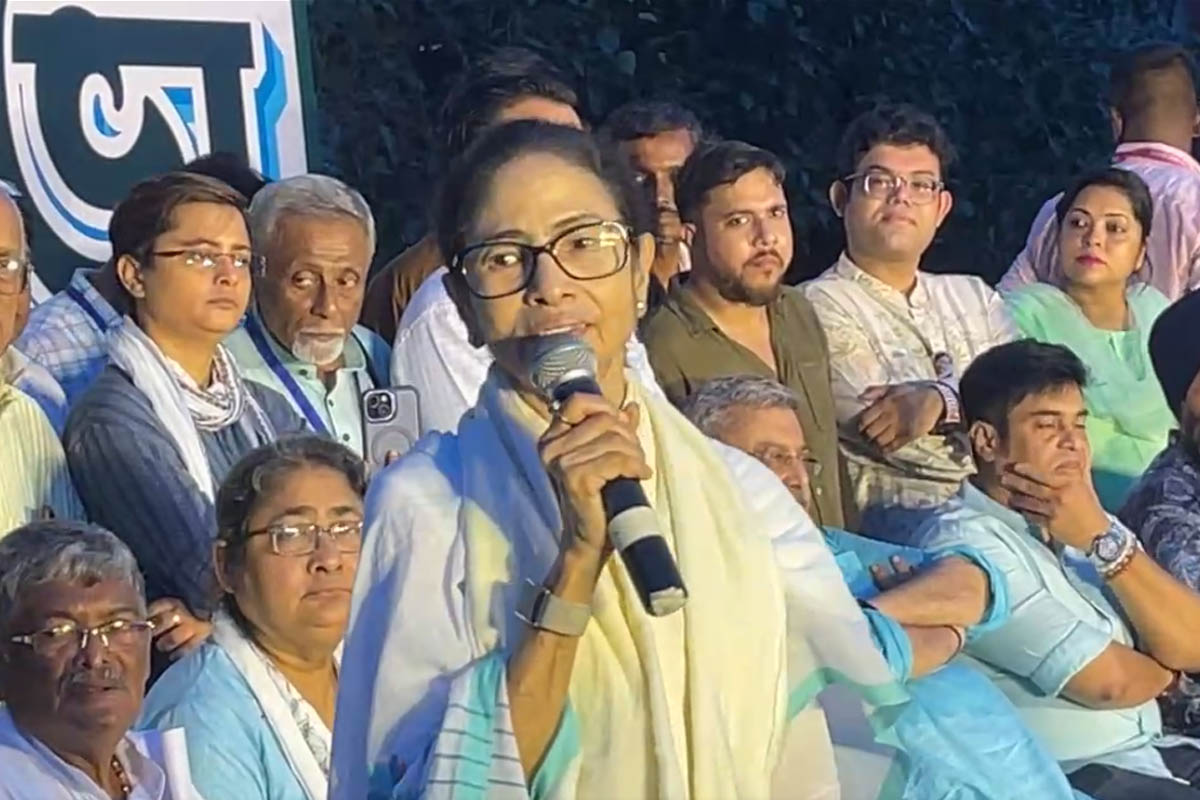 ‘নরকেও এত অত্যাচার হয় না’, হকারদের হয়ে কোর্টে লড়বেন মমতা! খোঁচা ‘অন্নপূর্ণা’ নিয়েও