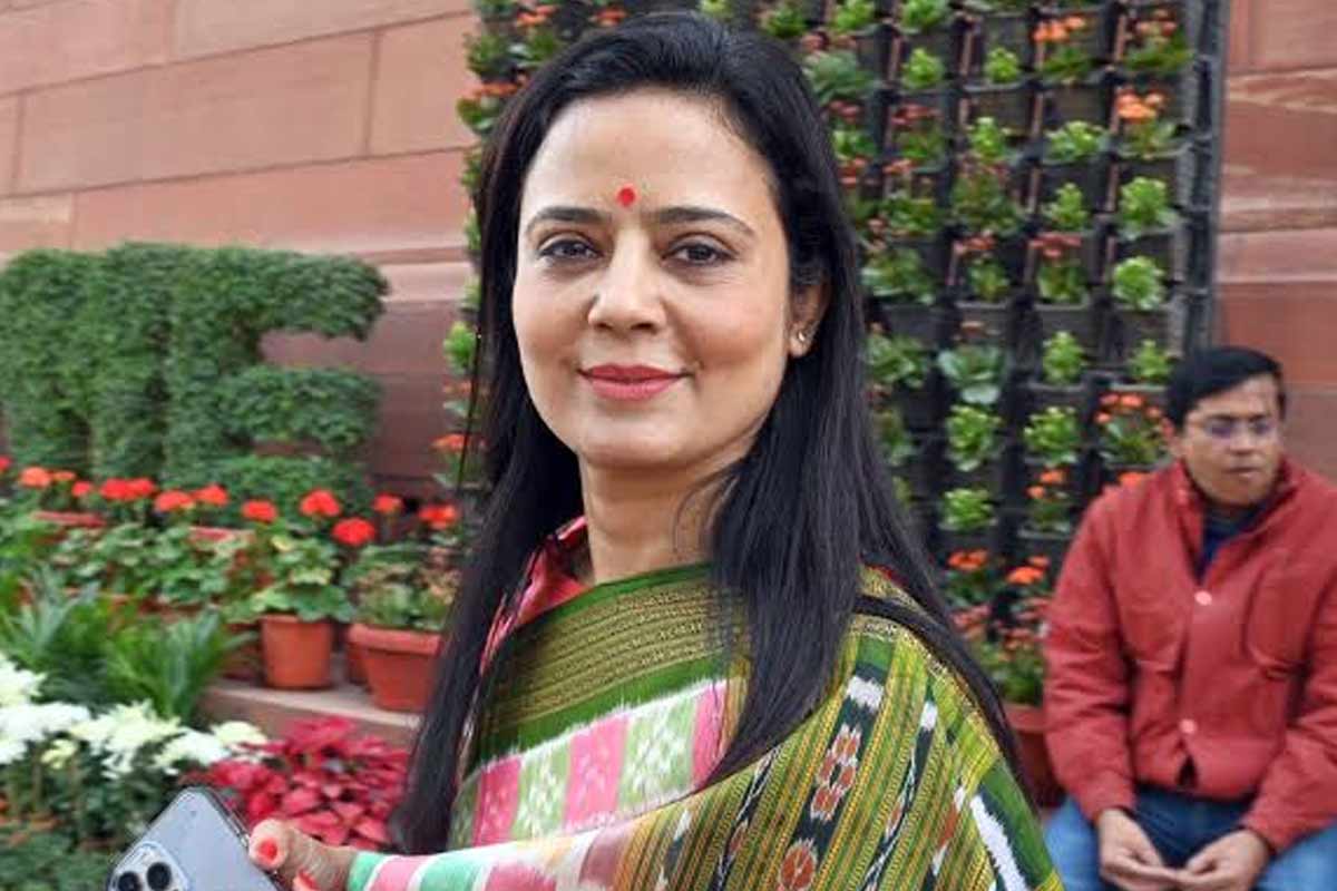 হাই কোর্টে স্বস্তি মহুয়ার, নিম্ন আদালতের গ্রেপ্তারি পরোয়ানা খারিজ করে মামলা স্থানান্তর