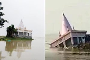 মালদহের ১৫০ বছরের প্রাচীন শিবমন্দির গিলে খেল গঙ্গা, অকল্যাণের আশঙ্কায় স্থানীয়রা