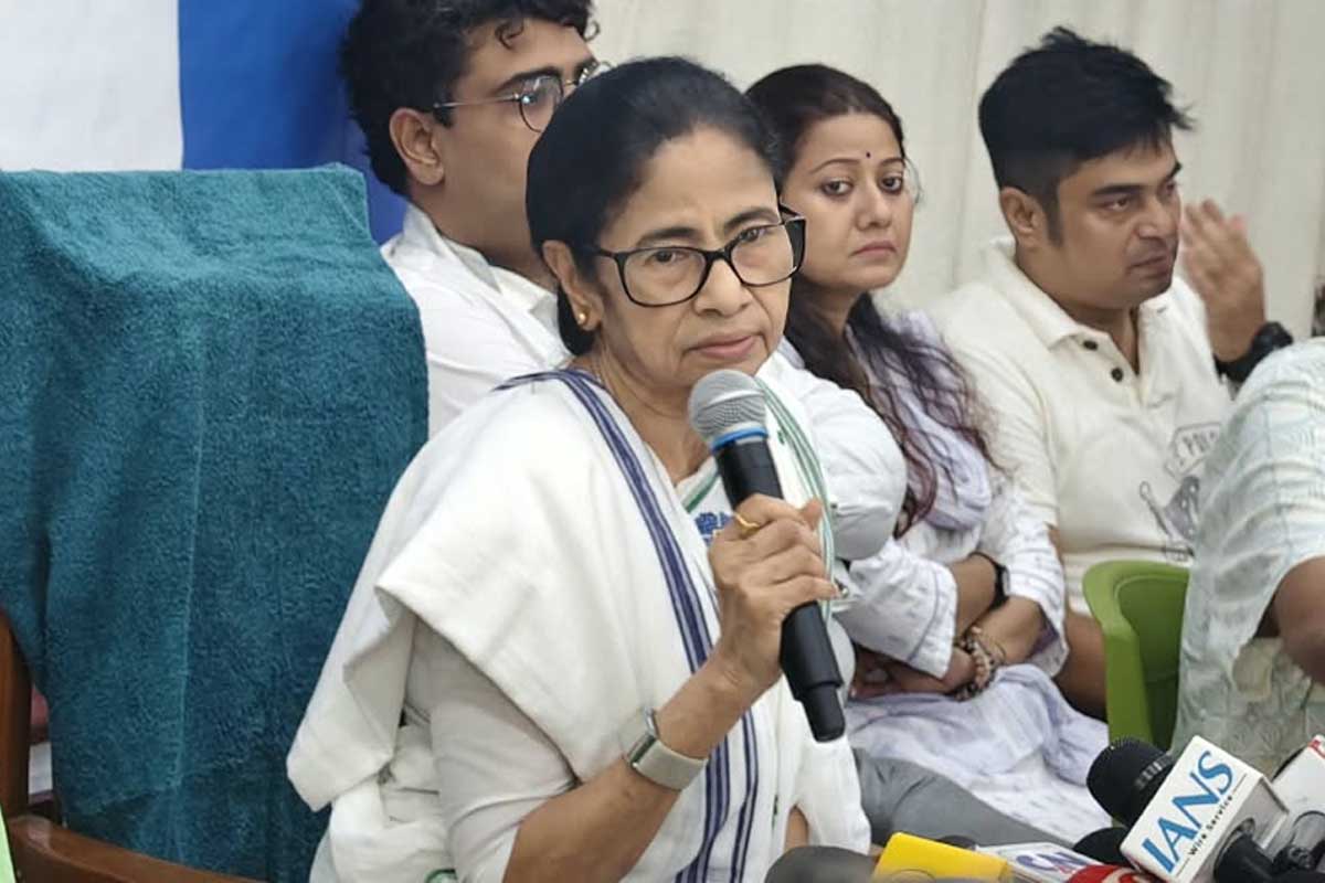 নন্দীগ্রাম ভোটে কংগ্রেসকে সমর্থন ‘সর্বহারা’ মমতার, জল্পনা উসকে বললেন, ‘সিস্টার পার্টি’